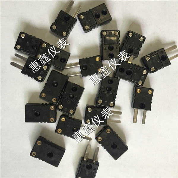 J�� С���^